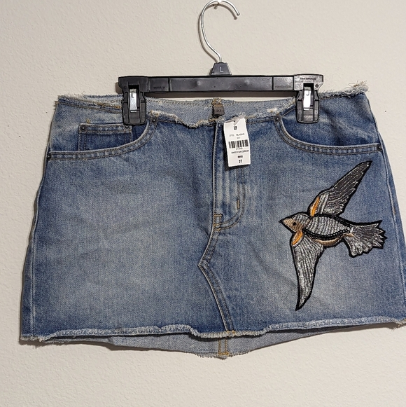 CARMAR Denim Mini skirt W/ Embroidery Bird Detail - Picture 2 of 6